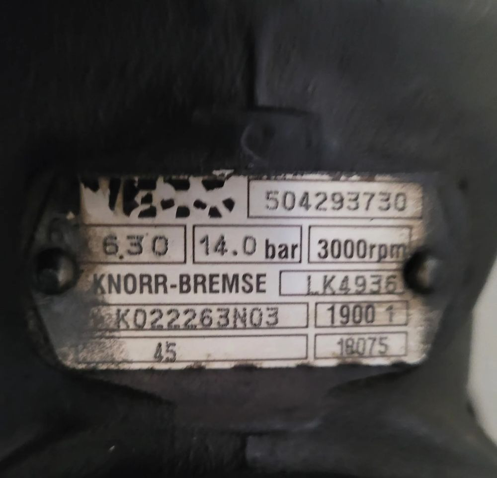 KOMPRESOR IVECO ORYGINAŁ 504293730 CHWALIM116 - Kompresszor, sűrített levegő rendszer - Teherautó: 3 kép. KOMPRESOR IVECO ORYGINAŁ 504293730 CHWALIM116 - Kompresszor, sűrített levegő rendszer - Teherautó: 3 kép.