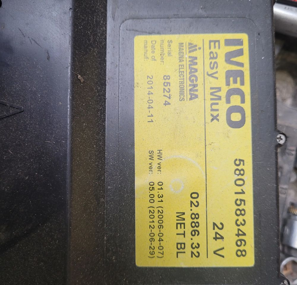 KOMPUTER ŚWIATEŁ IVECO EUROCARGO E6 EAYS MUX 5801583468 CHWALIM116 - ECU - Teherautó: 1 kép. KOMPUTER ŚWIATEŁ IVECO EUROCARGO E6 EAYS MUX 5801583468 CHWALIM116 - ECU - Teherautó: 1 kép.