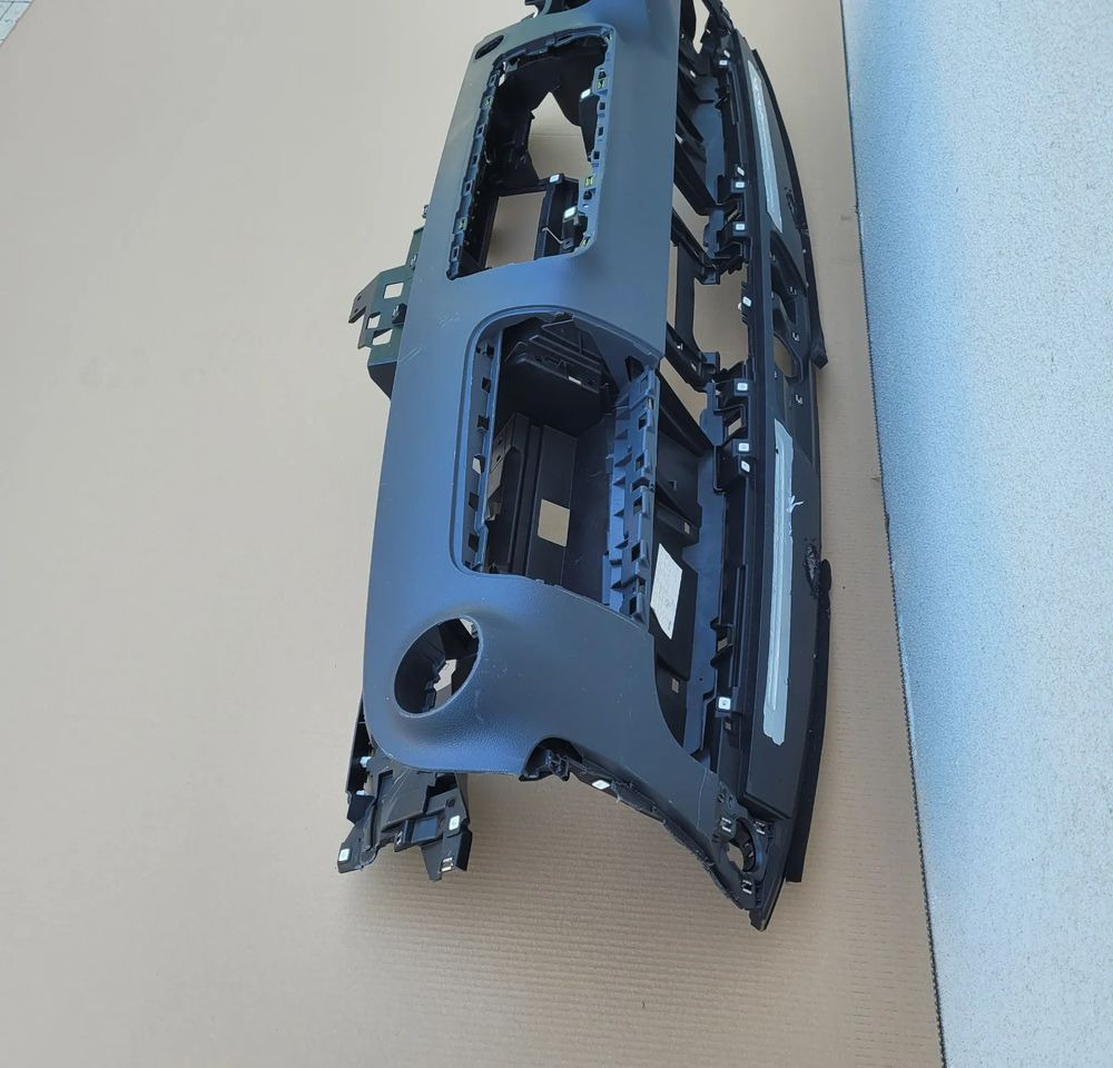 KONSOLA MERCEDES SPRINTER W910 W907 - Műszerfal - Teherautó: 2 kép. KONSOLA MERCEDES SPRINTER W910 W907 - Műszerfal - Teherautó: 2 kép.