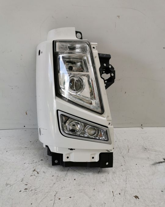 LAMPA GARNEK OKULAR VOLVO FH 13 - Fényszóró - Teherautó: 1 kép. LAMPA GARNEK OKULAR VOLVO FH 13 - Fényszóró - Teherautó: 1 kép.