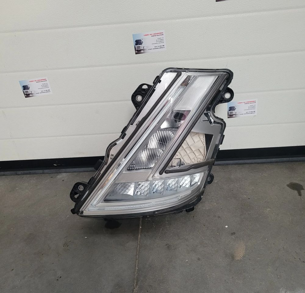 LAMPA LED LH VOLVO FH5 ORYGINAŁ 24056511 CHWALIM116 - Lámpá/ Világítás - Teherautó: 1 kép. LAMPA LED LH VOLVO FH5 ORYGINAŁ 24056511 CHWALIM116 - Lámpá/ Világítás - Teherautó: 1 kép.