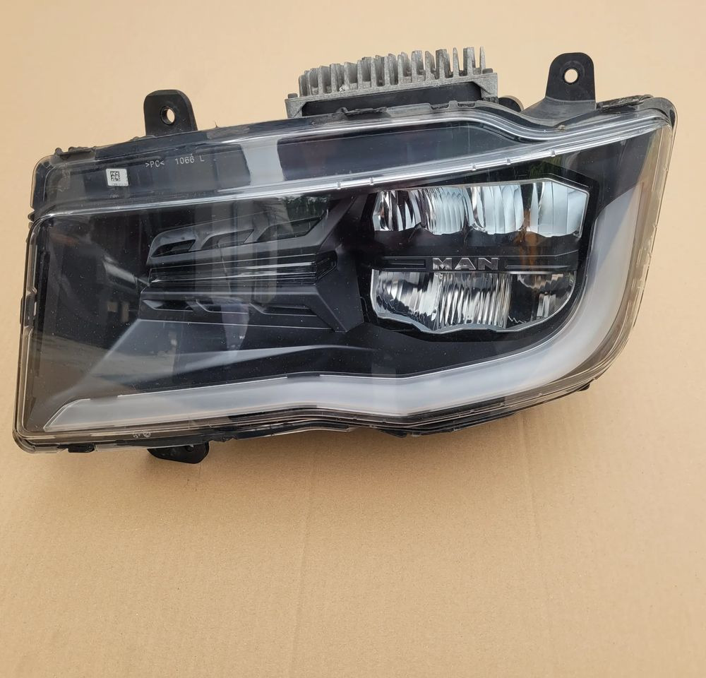 LAMPA LED MAN TG3 TGX NM ORYGINAŁ 81.25101-6821 LEWA CHWALIM116 - Lámpá/ Világítás - Teherautó: 1 kép. LAMPA LED MAN TG3 TGX NM ORYGINAŁ 81.25101-6821 LEWA CHWALIM116 - Lámpá/ Világítás - Teherautó: 1 kép.