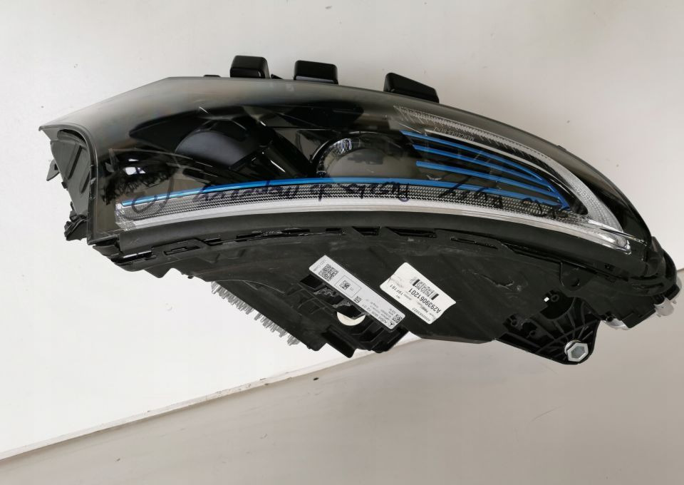 LAMPA MERCEDES EQC A 2939061201 PRAWA ORYGINAŁ - Fényszóró: 4 kép. LAMPA MERCEDES EQC A 2939061201 PRAWA ORYGINAŁ - Fényszóró: 4 kép.