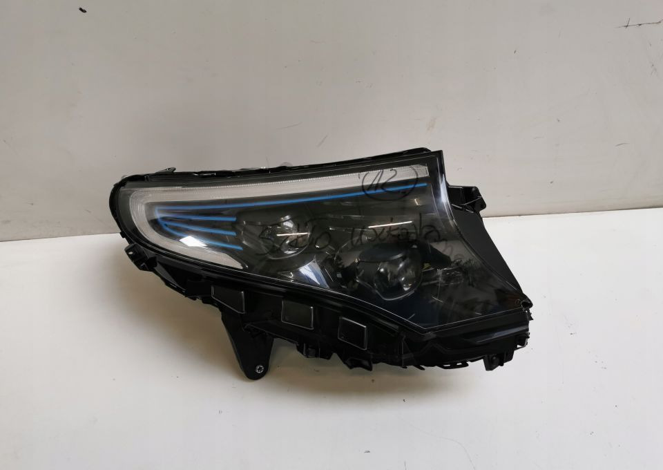 LAMPA MERCEDES EQC A 2939061201 PRAWA ORYGINAŁ - Fényszóró: 1 kép. LAMPA MERCEDES EQC A 2939061201 PRAWA ORYGINAŁ - Fényszóró: 1 kép.