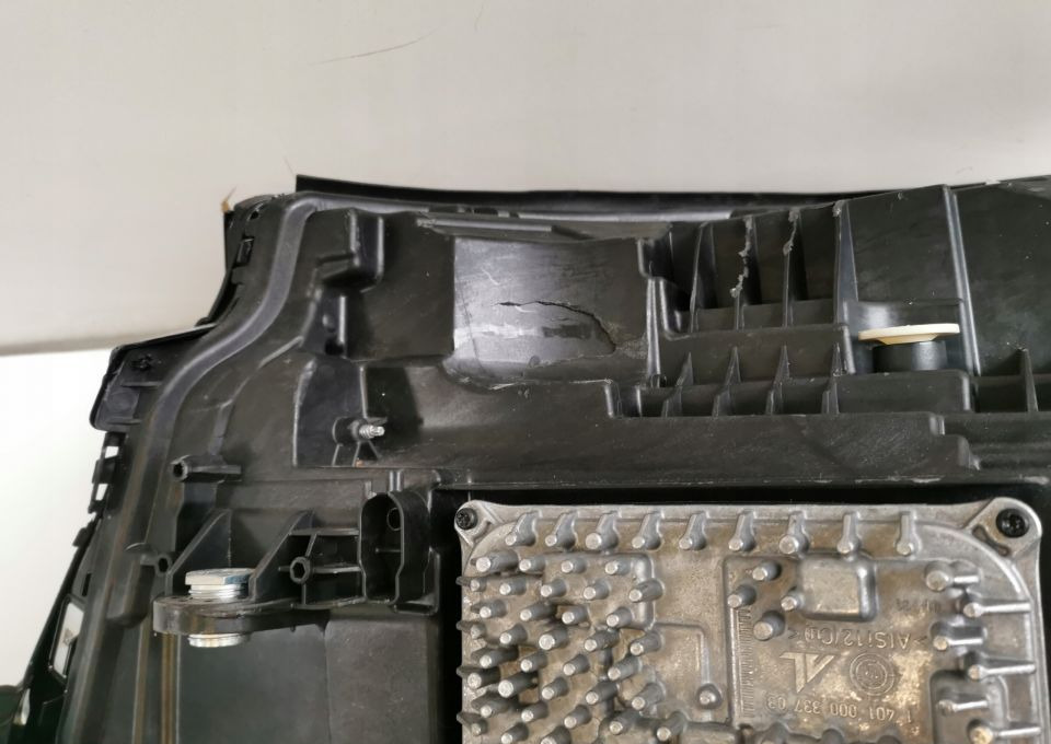 LAMPA MERCEDES EQC A 2939061201 PRAWA ORYGINAŁ - Fényszóró: 5 kép. LAMPA MERCEDES EQC A 2939061201 PRAWA ORYGINAŁ - Fényszóró: 5 kép.