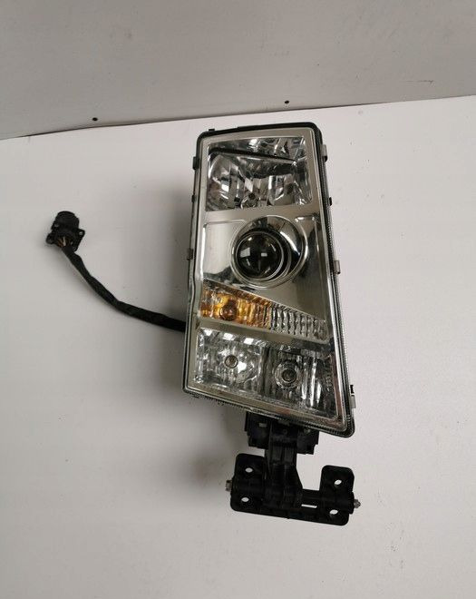 LAMPA VOLVO FH12 fh13 ORYGINAŁ PRAWA. - Fényszóró - Teherautó: 1 kép. LAMPA VOLVO FH12 fh13 ORYGINAŁ PRAWA. - Fényszóró - Teherautó: 1 kép.