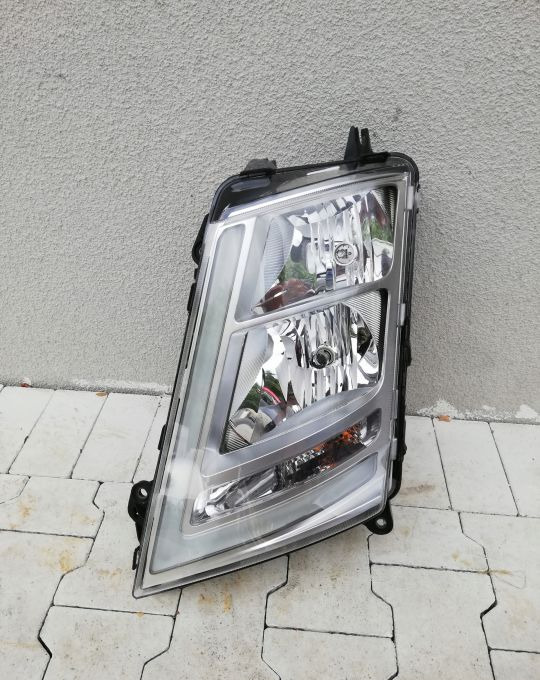 LAMPA VOLVO FH4 FH 4 FM LH ORYGINAŁ - Fényszóró - Teherautó: 1 kép. LAMPA VOLVO FH4 FH 4 FM LH ORYGINAŁ - Fényszóró - Teherautó: 1 kép.