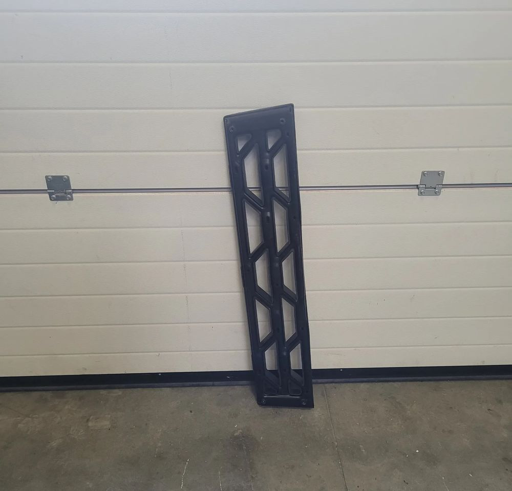 ŁAWKA STOPNIEN RENAULT RANGE T GAMA - Lépcső - Teherautó: 2 kép. ŁAWKA STOPNIEN RENAULT RANGE T GAMA - Lépcső - Teherautó: 2 kép.