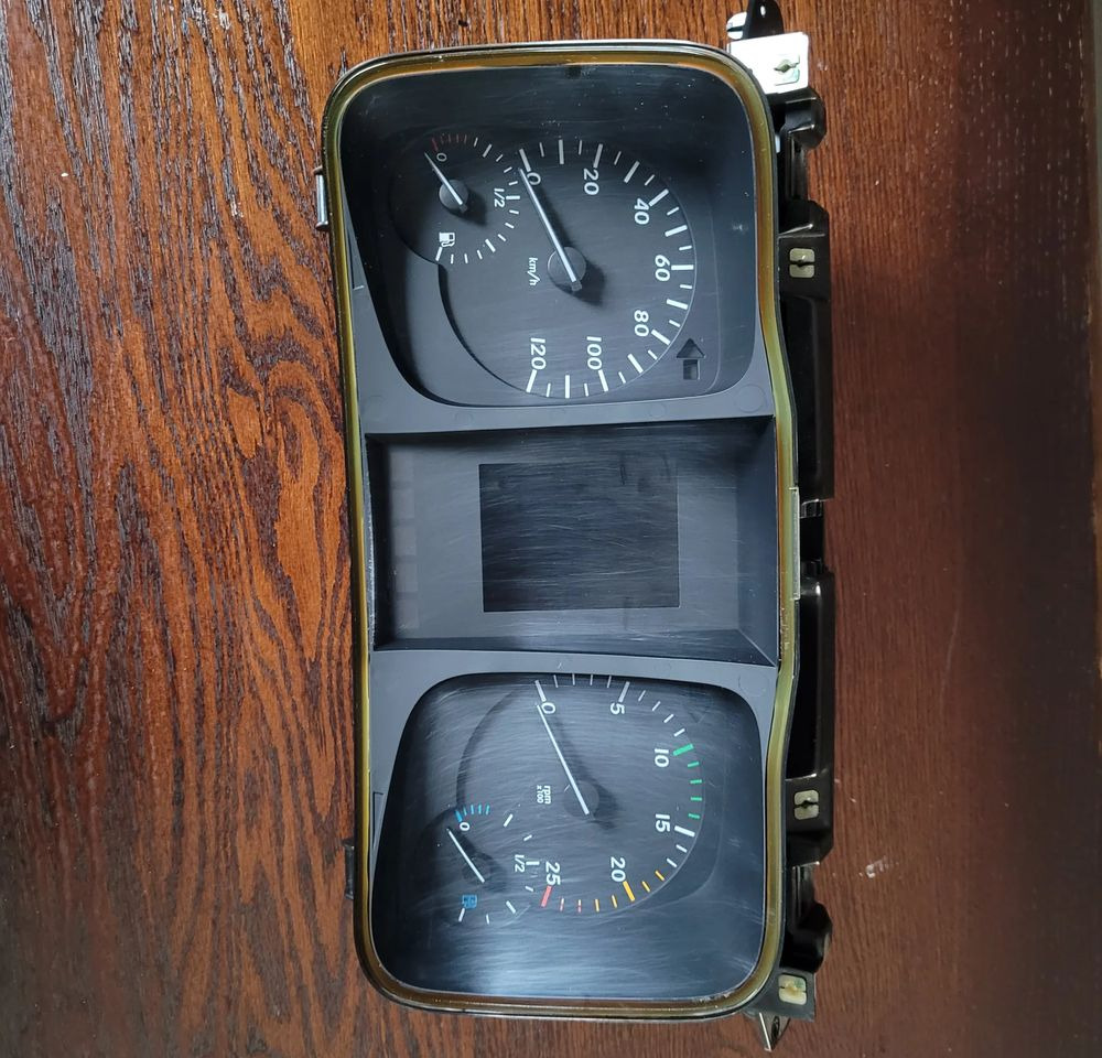 LICZNIK MERCEDES ACTROS MP4 A008 446 88 21 - Műszerfal - Teherautó: 1 kép. LICZNIK MERCEDES ACTROS MP4 A008 446 88 21 - Műszerfal - Teherautó: 1 kép.