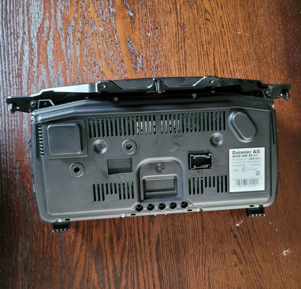 LICZNIK MERCEDES ACTROS MP4 A008 446 88 21 - Műszerfal - Teherautó: 3 kép. LICZNIK MERCEDES ACTROS MP4 A008 446 88 21 - Műszerfal - Teherautó: 3 kép.