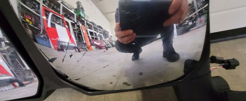 LUSTERKO IVECO S WAY PRAWE ORYGINAŁ - Visszapillantó tükör: 2 kép. LUSTERKO IVECO S WAY PRAWE ORYGINAŁ - Visszapillantó tükör: 2 kép.