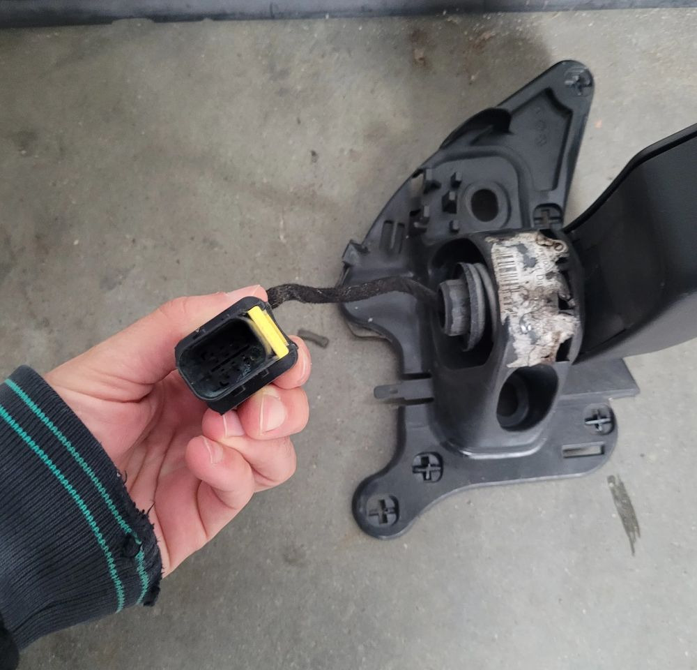 LUSTERKO VOLVO FH4 FH5 RH ORYGINAŁ CHWALIM116 - Visszapillantó tükör - Teherautó: 3 kép. LUSTERKO VOLVO FH4 FH5 RH ORYGINAŁ CHWALIM116 - Visszapillantó tükör - Teherautó: 3 kép.