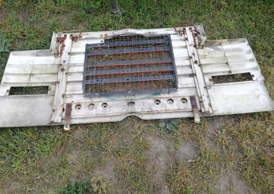 MASKA ATRAPA SCANIA 113 ORYGINAŁ - Motorháztető - Teherautó: 2 kép. MASKA ATRAPA SCANIA 113 ORYGINAŁ - Motorháztető - Teherautó: 2 kép.