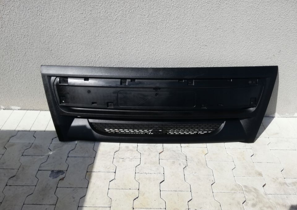 MASKA GRILL ATRAPA DAF LF NOWY ORYGINAŁ EURO6 - Motorháztető - Teherautó: 1 kép. MASKA GRILL ATRAPA DAF LF NOWY ORYGINAŁ EURO6 - Motorháztető - Teherautó: 1 kép.
