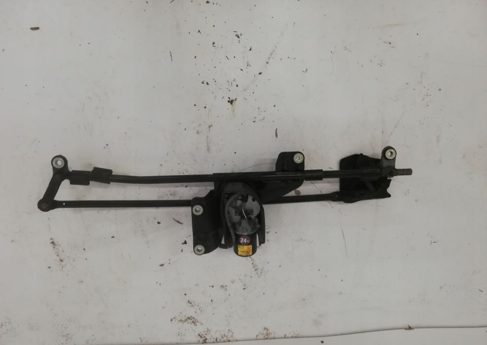 MECHANIZM WYCIERACZEK VOLVO FL EURO6 SPRAWNY - Ablaktörlő - Teherautó: 1 kép. MECHANIZM WYCIERACZEK VOLVO FL EURO6 SPRAWNY - Ablaktörlő - Teherautó: 1 kép.