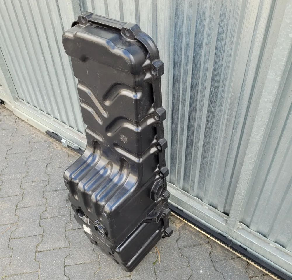 MISKA OLEJOWA RENAULT RANGE T 22242776 - Motor - Teherautó: 2 kép. MISKA OLEJOWA RENAULT RANGE T 22242776 - Motor - Teherautó: 2 kép.