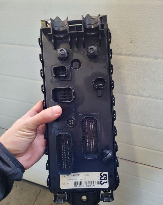 MODUŁ SAM MERCEDES ACTROS A0004466461 - ECU - Teherautó: 1 kép. MODUŁ SAM MERCEDES ACTROS A0004466461 - ECU - Teherautó: 1 kép.