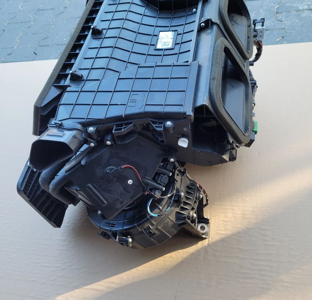 NAGRZEWNICA DAF XF 106 2235436 CHWALIM116 - Fűtés/ Szellőzés gep - Teherautó: 3 kép. NAGRZEWNICA DAF XF 106 2235436 CHWALIM116 - Fűtés/ Szellőzés gep - Teherautó: 3 kép.