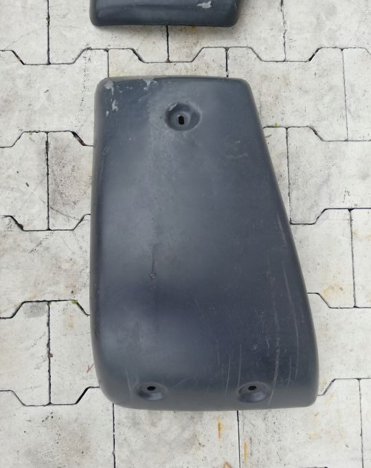 NAROZNIK ZDERZAK RENAULT PREMIUM KERAX METALOWY - Lökhárító - Teherautó: 2 kép. NAROZNIK ZDERZAK RENAULT PREMIUM KERAX METALOWY - Lökhárító - Teherautó: 2 kép.