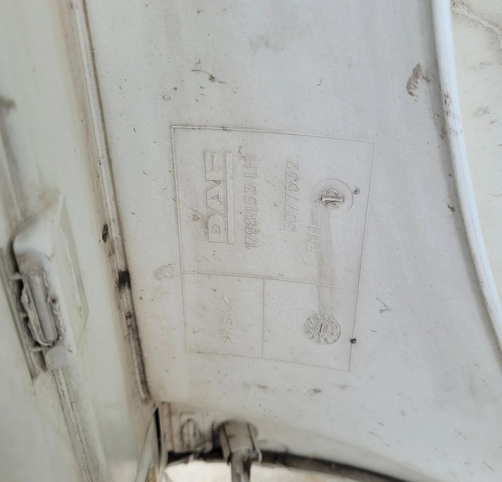 OKULAR POSZYCIE DAF XF 106 LIFT LH ORYGINAŁ - Karosszéria és külső - Teherautó: 4 kép. OKULAR POSZYCIE DAF XF 106 LIFT LH ORYGINAŁ - Karosszéria és külső - Teherautó: 4 kép.