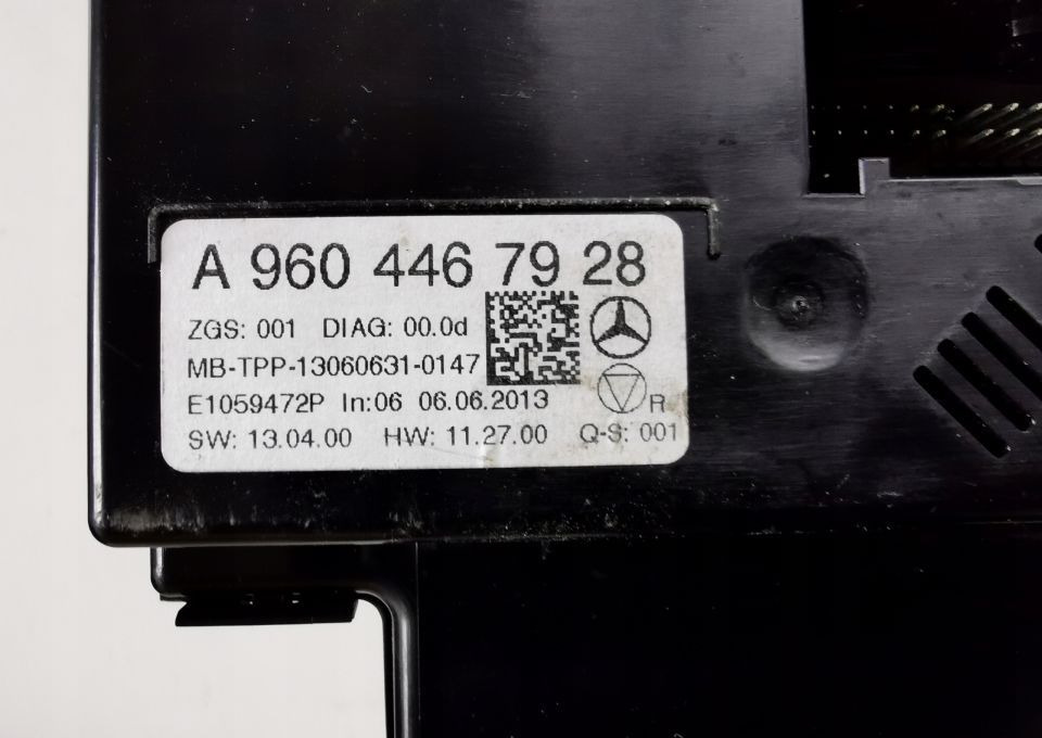 PANEL KLIMATYZACJI ACTROS MP4 A9604467928 - Klímakompresszor - Teherautó: 2 kép. PANEL KLIMATYZACJI ACTROS MP4 A9604467928 - Klímakompresszor - Teherautó: 2 kép.
