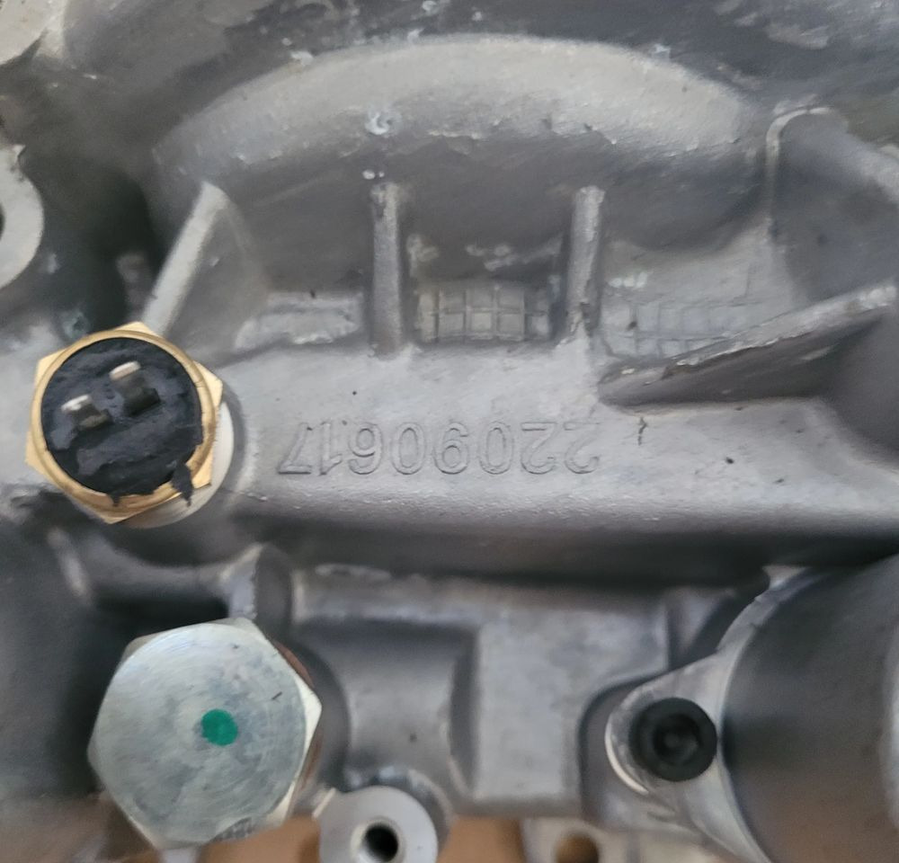 PODSTAWA FILTRA OLEJU VOLVO FH4 ORYGINAŁ 22998073 CHWALIM116 - Olajszűrő - Teherautó: 5 kép. PODSTAWA FILTRA OLEJU VOLVO FH4 ORYGINAŁ 22998073 CHWALIM116 - Olajszűrő - Teherautó: 5 kép.