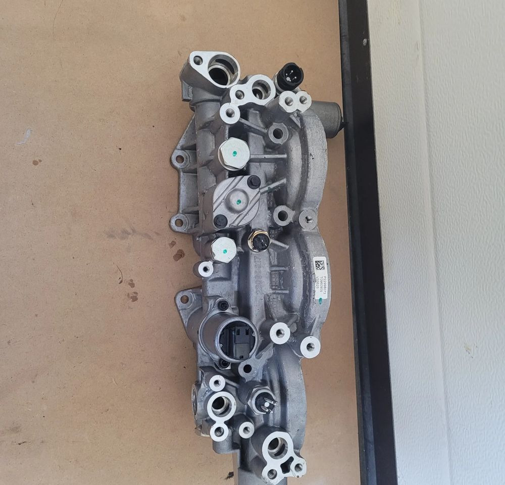 PODSTAWA FILTRA OLEJU VOLVO FH4 ORYGINAŁ 22998073 CHWALIM116 - Olajszűrő - Teherautó: 2 kép. PODSTAWA FILTRA OLEJU VOLVO FH4 ORYGINAŁ 22998073 CHWALIM116 - Olajszűrő - Teherautó: 2 kép.