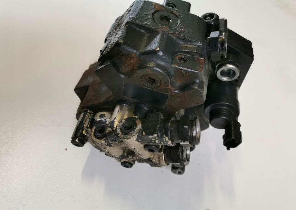 POMPA WYSOKIEGO CIŚNIENIA IVECO TEKTOR 7 EURO6 - Üzemanyag szivattyú - Teherautó: 2 kép. POMPA WYSOKIEGO CIŚNIENIA IVECO TEKTOR 7 EURO6 - Üzemanyag szivattyú - Teherautó: 2 kép.