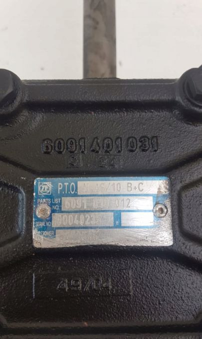 PRZYSTAWKA SKRZYNI BIEGÓW ZF PTO N AS/10 B+C - Sebességváltó és alkatrészek - Teherautó: 4 kép. PRZYSTAWKA SKRZYNI BIEGÓW ZF PTO N AS/10 B+C - Sebességváltó és alkatrészek - Teherautó: 4 kép.