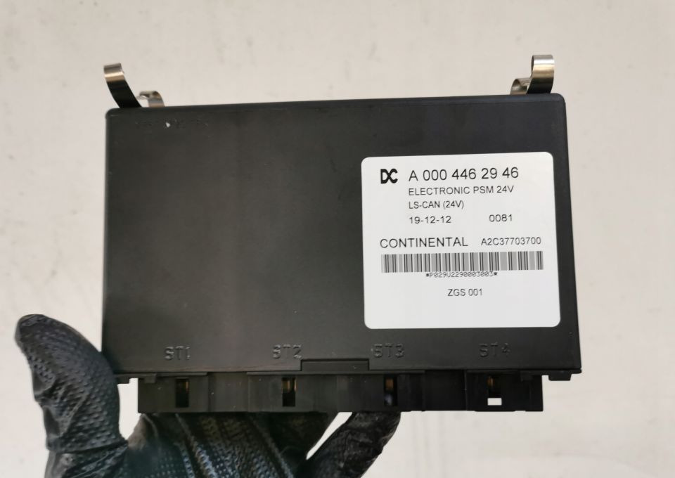 PSM MERCEDES ACTROS MP4 A000 446 29 46 - ECU - Teherautó: 1 kép. PSM MERCEDES ACTROS MP4 A000 446 29 46 - ECU - Teherautó: 1 kép.