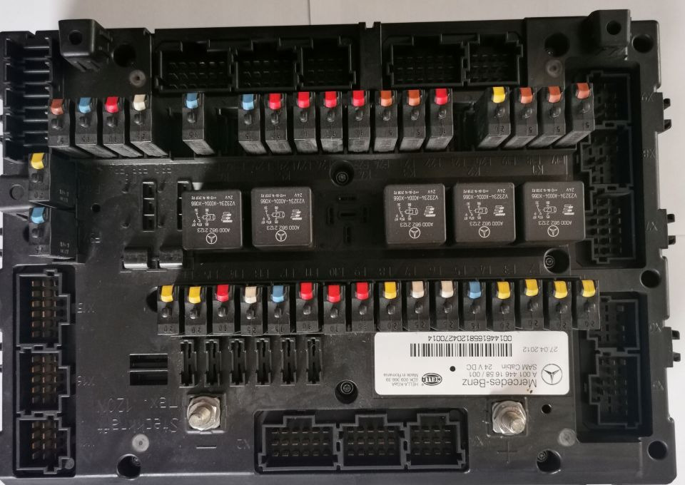 SAM CABIN MERCEDES ACTROS MP4 A001 446 16 58/001 - Biztosíték - Teherautó: 1 kép. SAM CABIN MERCEDES ACTROS MP4 A001 446 16 58/001 - Biztosíték - Teherautó: 1 kép.