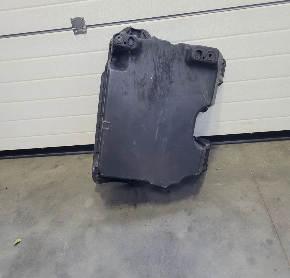 SCHOWEK BOCZNY RENAULT GAMA T 82226073 CHWALIM116 - Karosszéria és külső - Teherautó: 2 kép. SCHOWEK BOCZNY RENAULT GAMA T 82226073 CHWALIM116 - Karosszéria és külső - Teherautó: 2 kép.