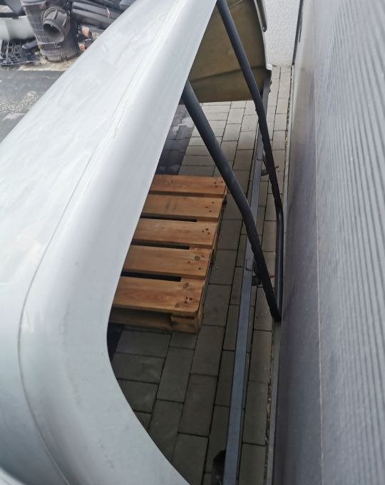 SPOJLER DACHOWY IVECO WASKA KABINA STRALIS ORYGINAŁ - Légterelő - Teherautó: 4 kép. SPOJLER DACHOWY IVECO WASKA KABINA STRALIS ORYGINAŁ - Légterelő - Teherautó: 4 kép.