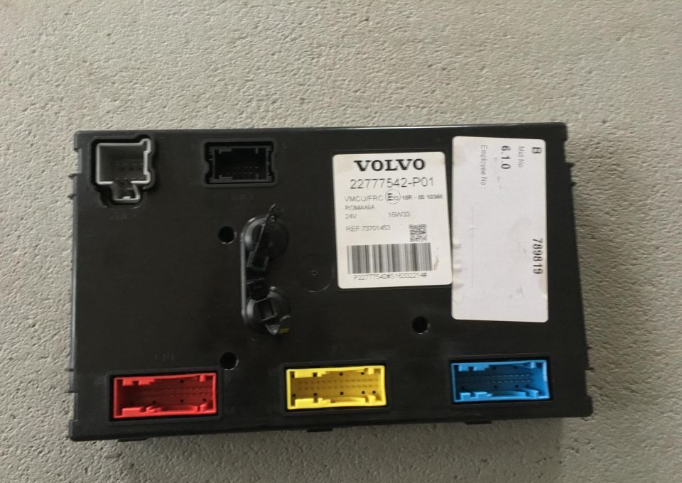 STEROWNIK KOMPUTER VOLVO 73701453 24V VMCU/FRC E13 - ECU - Teherautó: 2 kép. STEROWNIK KOMPUTER VOLVO 73701453 24V VMCU/FRC E13 - ECU - Teherautó: 2 kép.