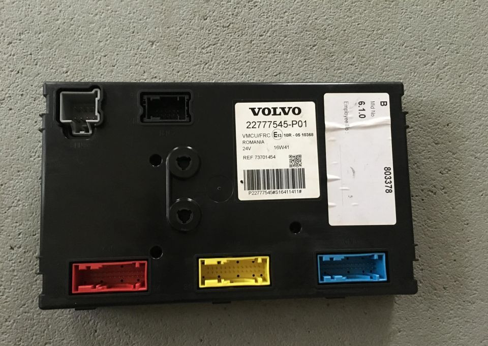 STEROWNIK KOMPUTER VOLVO 73707684 24V VMCU E13 - ECU - Teherautó: 2 kép. STEROWNIK KOMPUTER VOLVO 73707684 24V VMCU E13 - ECU - Teherautó: 2 kép.
