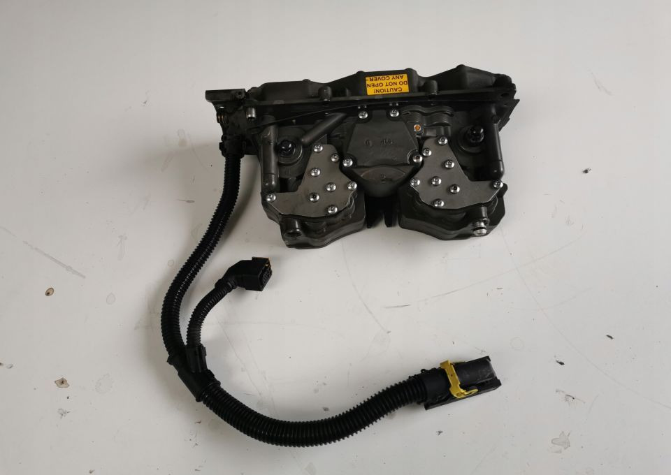 STEROWNIK WYBIERAK ZAWÓR VOLVO FH4 22273206 - ECU - Teherautó: 2 kép. STEROWNIK WYBIERAK ZAWÓR VOLVO FH4 22273206 - ECU - Teherautó: 2 kép.