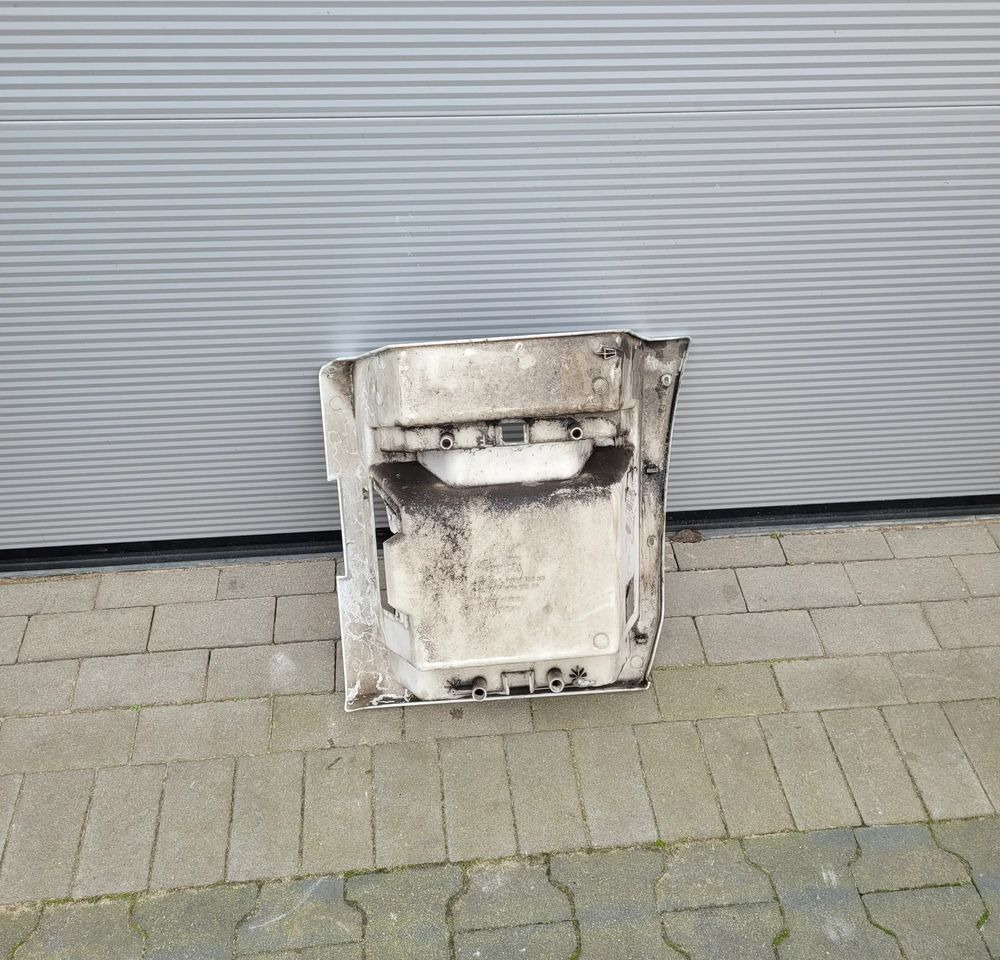 STOPNICA RENAULT RANGE T GAMA RH ORYGINAŁ 50145376 CHWALIM116 - Karosszéria és külső - Teherautó: 2 kép. STOPNICA RENAULT RANGE T GAMA RH ORYGINAŁ 50145376 CHWALIM116 - Karosszéria és külső - Teherautó: 2 kép.