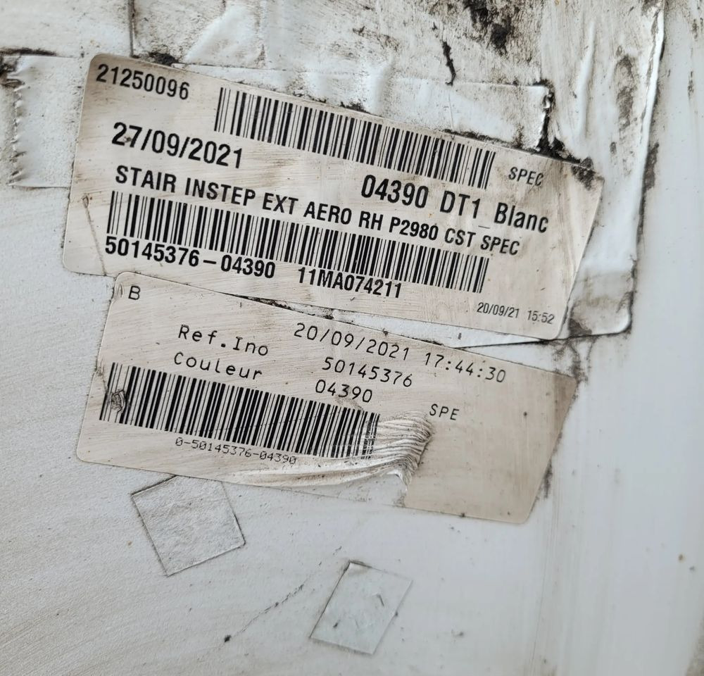 STOPNICA RENAULT RANGE T GAMA RH ORYGINAŁ 50145376 CHWALIM116 - Lépcső - Teherautó: 3 kép. STOPNICA RENAULT RANGE T GAMA RH ORYGINAŁ 50145376 CHWALIM116 - Lépcső - Teherautó: 3 kép.