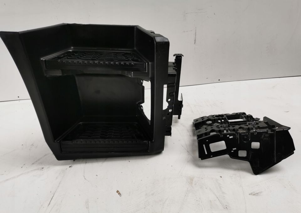 STOPNICA WŁAZ RENAULT RANGE T GAMA RH. ORYGINAŁ - Lépcső - Teherautó: 1 kép. STOPNICA WŁAZ RENAULT RANGE T GAMA RH. ORYGINAŁ - Lépcső - Teherautó: 1 kép.