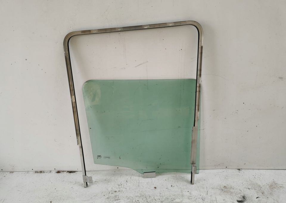 SZYBA RAMKA SCANIA R 1306260 - Ajtó és alkatrészek - Teherautó: 1 kép. SZYBA RAMKA SCANIA R 1306260 - Ajtó és alkatrészek - Teherautó: 1 kép.