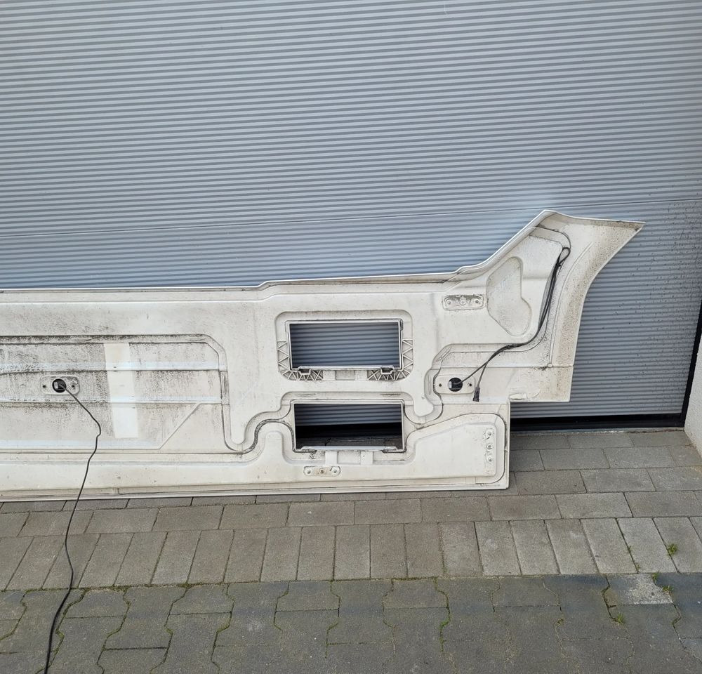 ZABUDOWA MIEDZYOSIOWA DAF XG ORYGINAŁ LH NIE MALOWANY - Karosszéria és külső - Teherautó: 4 kép. ZABUDOWA MIEDZYOSIOWA DAF XG ORYGINAŁ LH NIE MALOWANY - Karosszéria és külső - Teherautó: 4 kép.