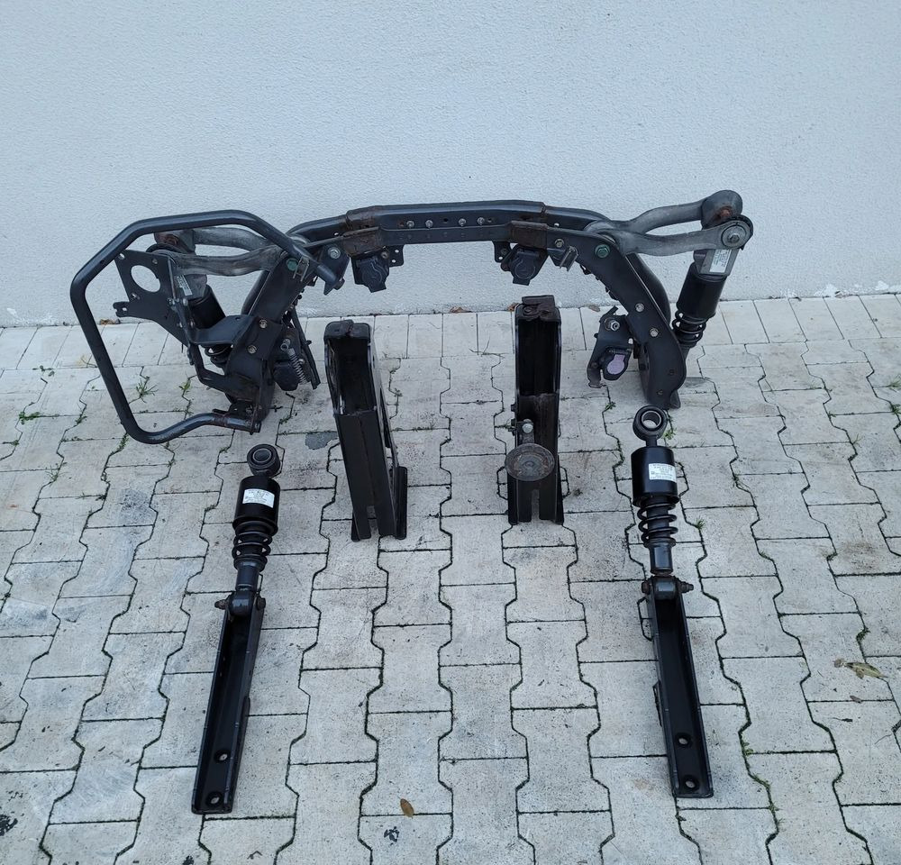 ZAWIESZENIE KABINY MERCEDES ACTROS MP4 - Fülke felfüggesztés - Teherautó: 1 kép. ZAWIESZENIE KABINY MERCEDES ACTROS MP4 - Fülke felfüggesztés - Teherautó: 1 kép.