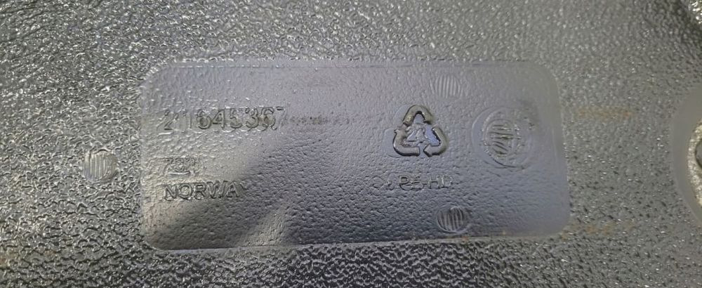 ZBIORNIK AD BLUE VOLVO FH4 21645367 - AdBlue tartály - Teherautó: 3 kép. ZBIORNIK AD BLUE VOLVO FH4 21645367 - AdBlue tartály - Teherautó: 3 kép.