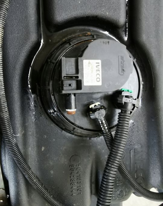 ZBIORNIK PALIWA IVECO EUROCARGO 504153101 - Üzemanyag tartály - Teherautó: 4 kép. ZBIORNIK PALIWA IVECO EUROCARGO 504153101 - Üzemanyag tartály - Teherautó: 4 kép.