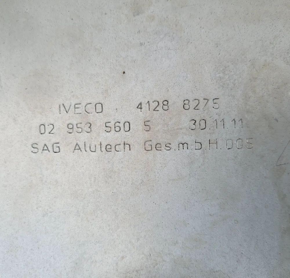 ZBIORNIK PALIWA IVECO STRALIS 560L 125X70X70 - Üzemanyagrendszer - Teherautó: 4 kép. ZBIORNIK PALIWA IVECO STRALIS 560L 125X70X70 - Üzemanyagrendszer - Teherautó: 4 kép.