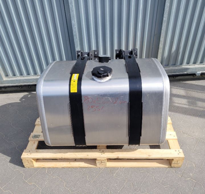 ZBIORNIK PALIWA VOLVO FH4 RENAULT 21516469 255L - Üzemanyag tartály - Teherautó: 2 kép. ZBIORNIK PALIWA VOLVO FH4 RENAULT 21516469 255L - Üzemanyag tartály - Teherautó: 2 kép.