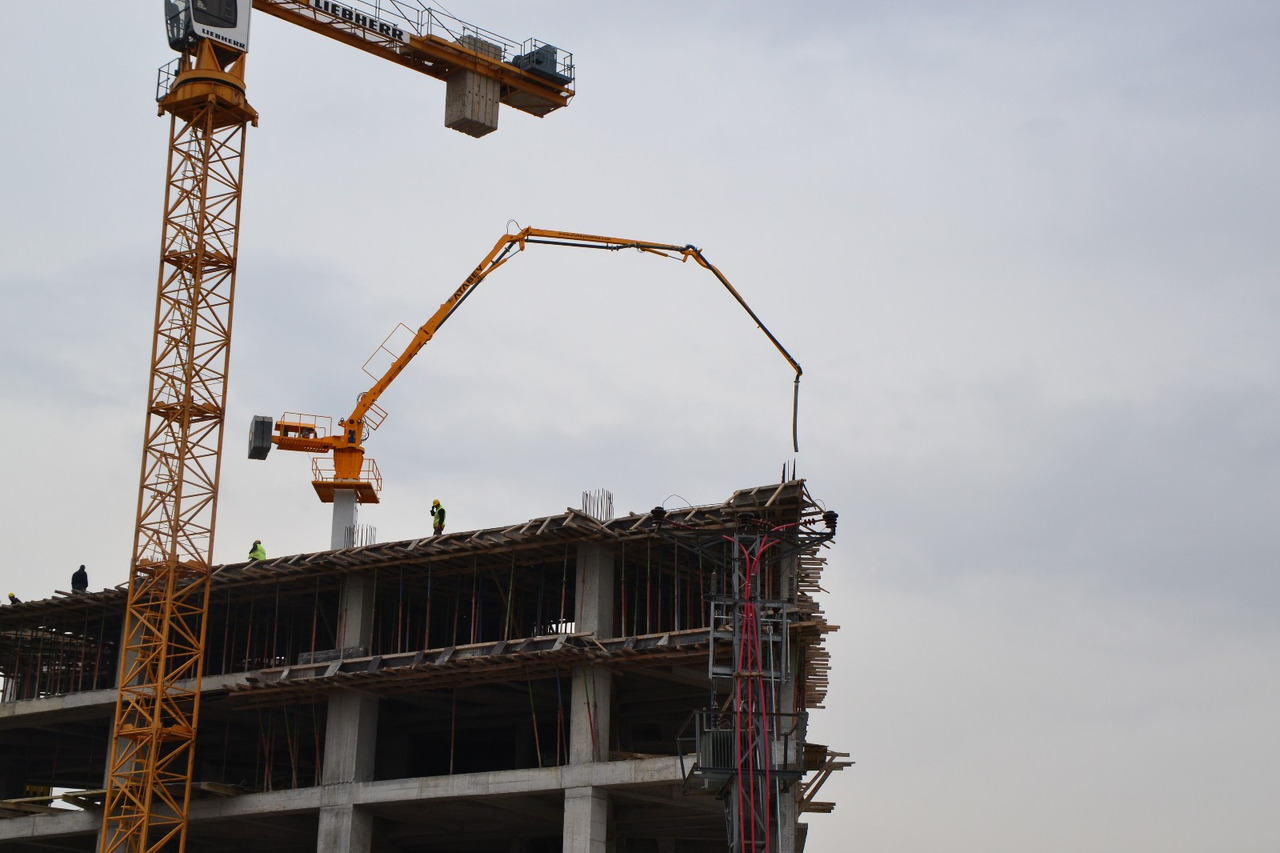 ATABEY M24 - Stabil betonszivattyú: 3 kép. ATABEY M24 - Stabil betonszivattyú: 3 kép.