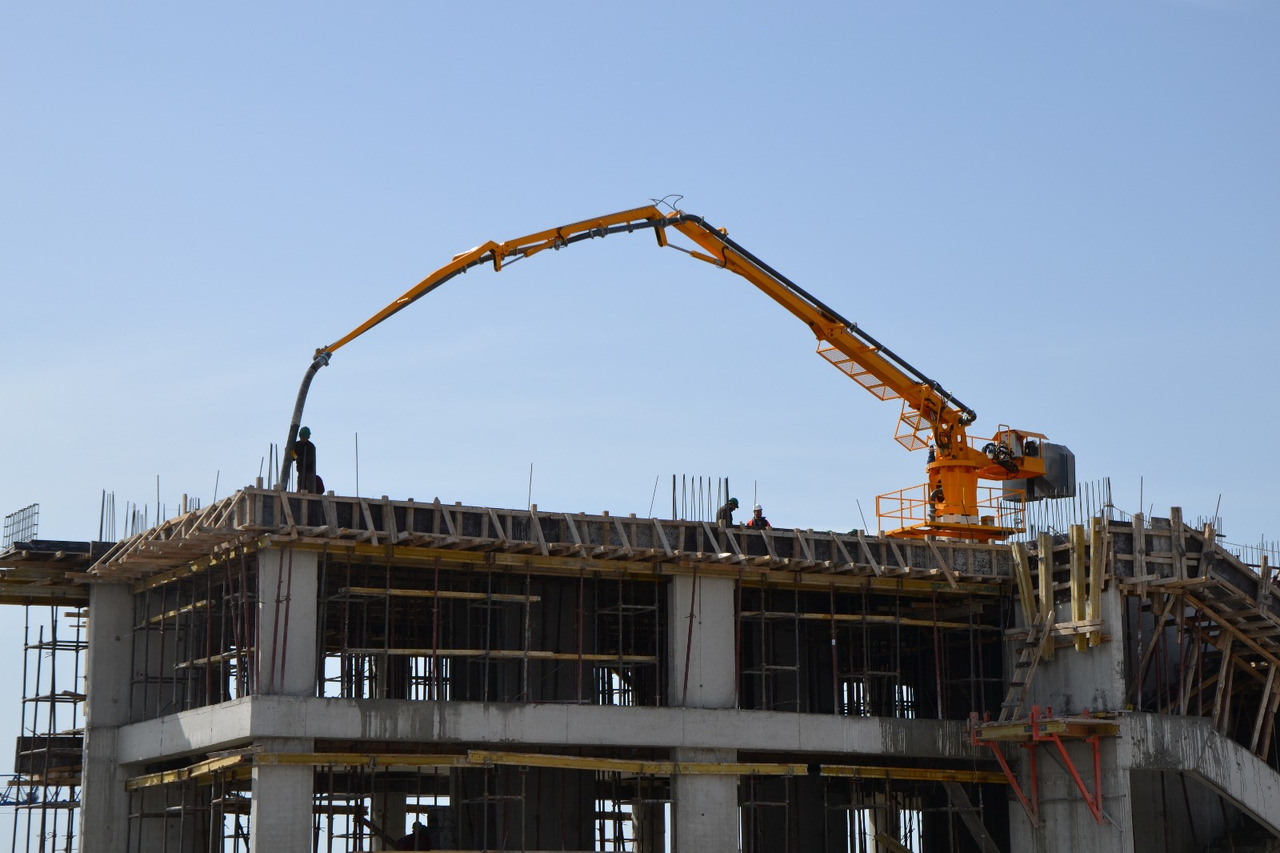 ATABEY M24 - Stabil betonszivattyú: 4 kép. ATABEY M24 - Stabil betonszivattyú: 4 kép.