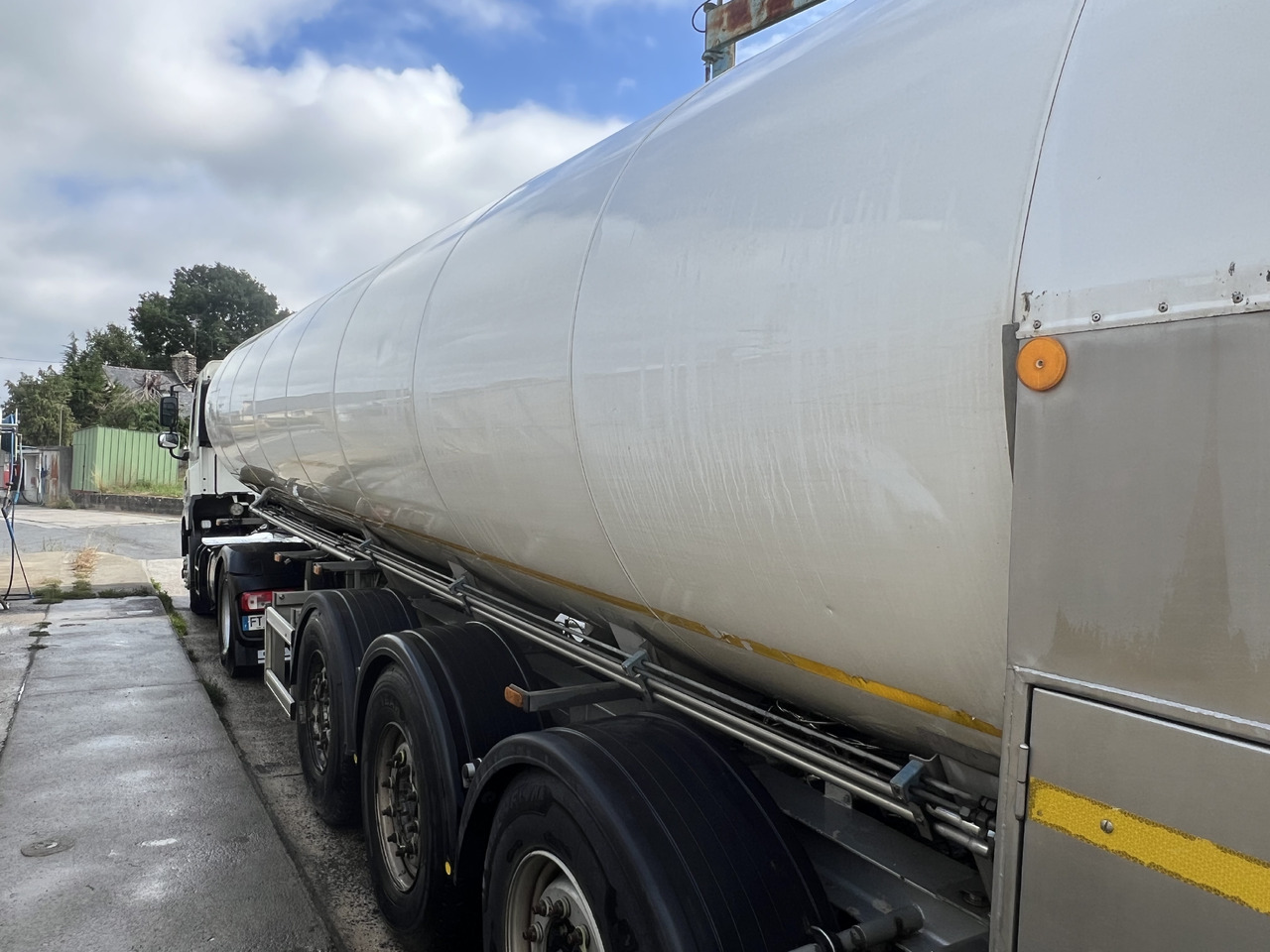 Maisonneue - Tartályos félpótkocsi: 1 kép. Maisonneue - Tartályos félpótkocsi: 1 kép.