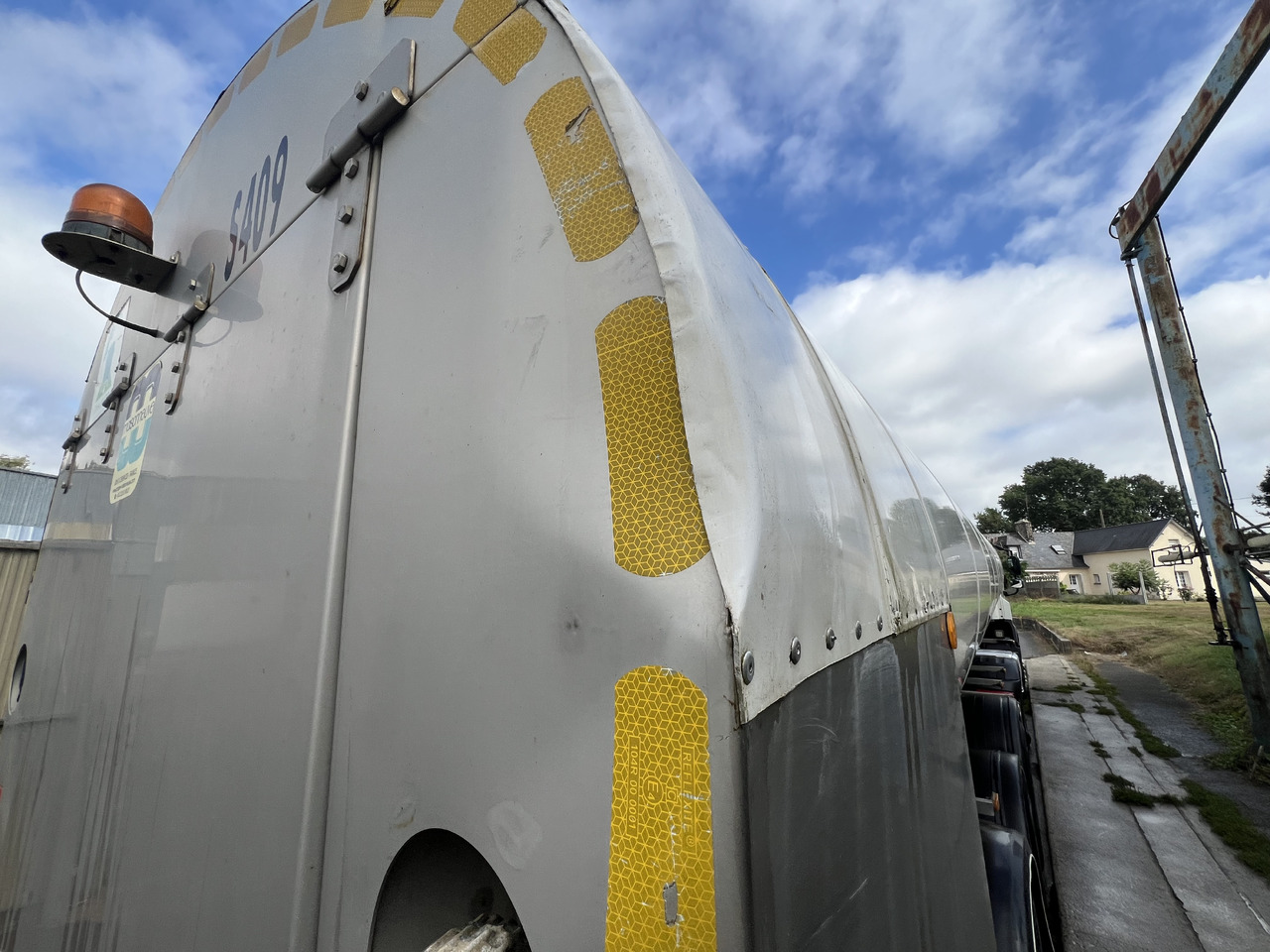 Maisonneue - Tartályos félpótkocsi: 5 kép. Maisonneue - Tartályos félpótkocsi: 5 kép.